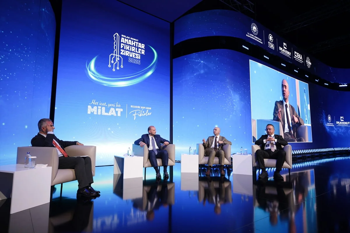 Emlak Konut Anahtar Fikirler Zirvesi 2026 kapsamında "Yatırım Perspektifinde Teknoloji, Sermaye ve...