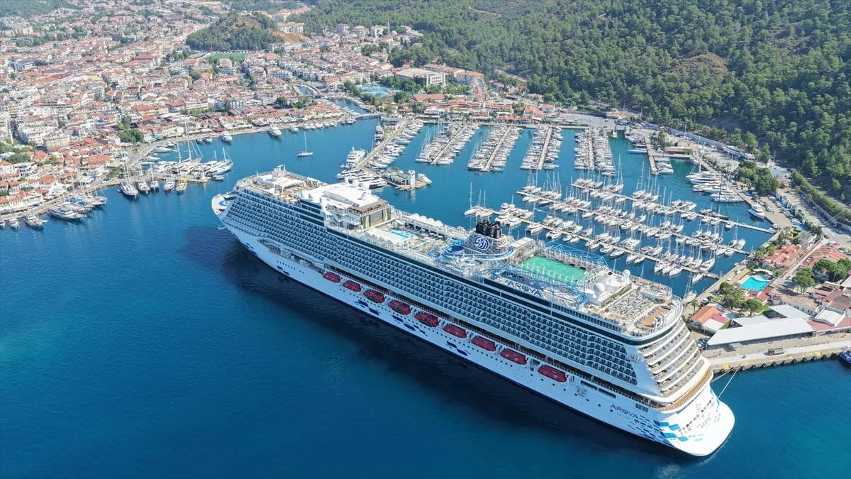 Malta bayraklı kruvaziyer "Aroya" ile Muğla'nın Marmaris ilçesine 2 bin 667 turist geldi. İstanbul...