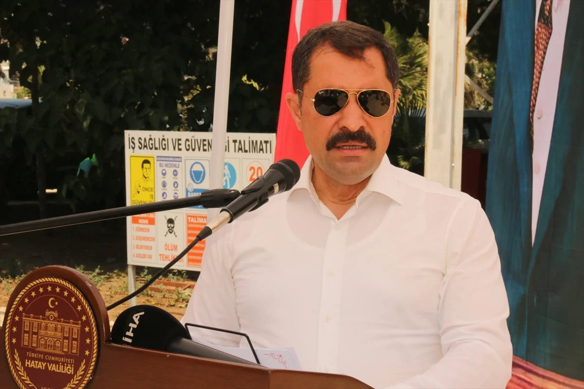 Hatay'da 6 Şubat 2023'teki depremlerden etkilenen çiftçilere pamuk, soya ve ayçiçeği tohumu...
