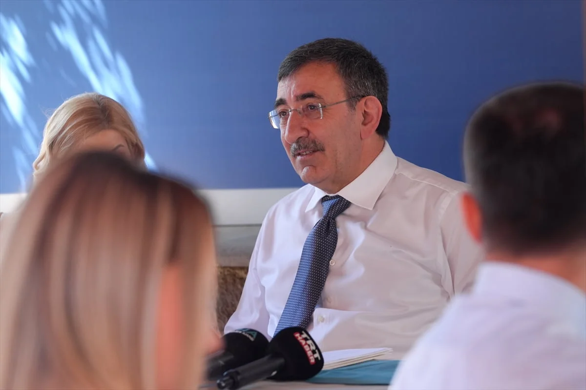 Cumhurbaşkanı Yardımcısı Cevdet Yılmaz, Türkiye Basın Federasyonu'nun "Anadolu Sohbetleri"...