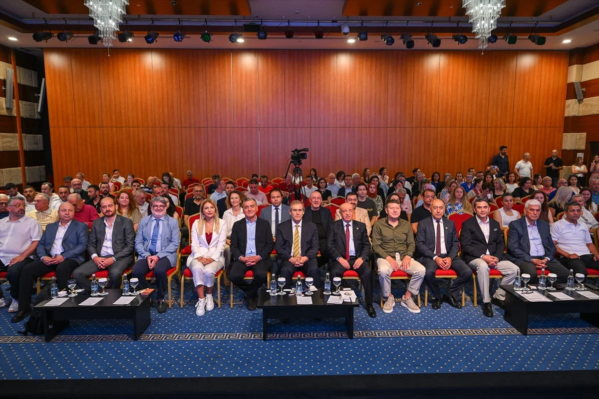 Antalya Ticaret ve Sanayi Odası (ATSO) ev sahipliğinde, düzenlenen "Ekmek Zirvesi"nde, ekmeğin...