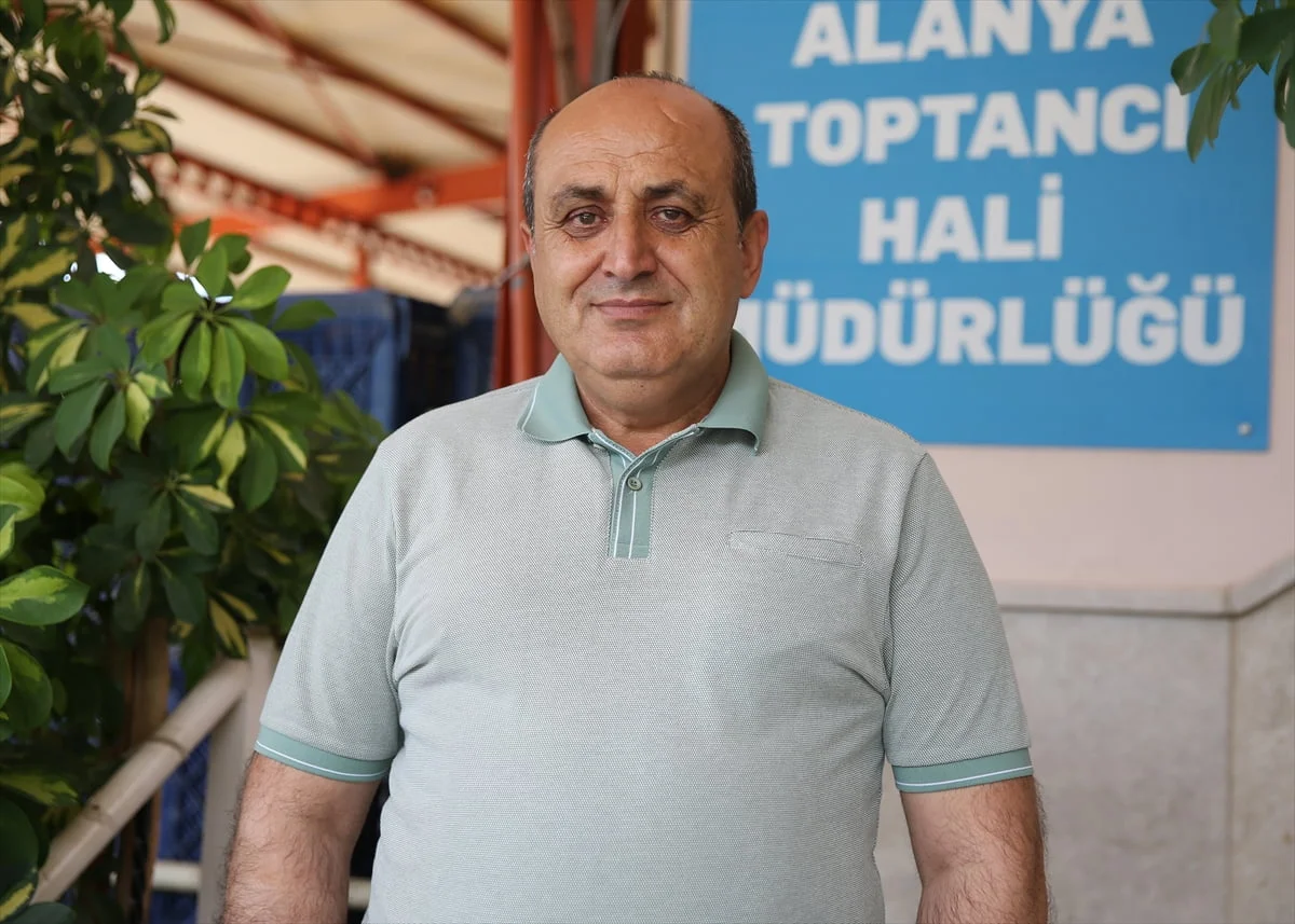 Antalya'nın Alanya ilçesinde üretilen muz, avokado, mango ve ejder meyvesi gibi onlarca çeşit...