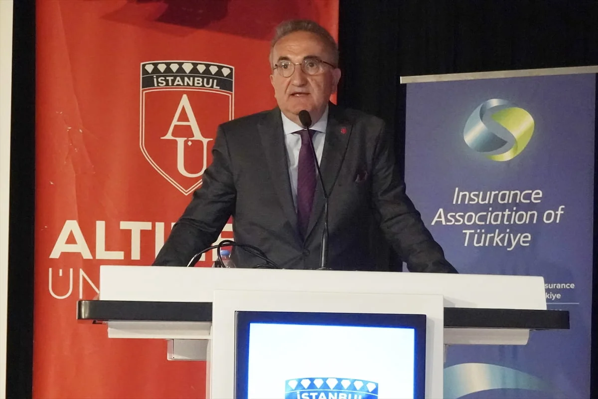 Türkiye Sigorta Birliği (TSB) ile Altınbaş Üniversitesi işbirliğinde düzenlenen "Teknolojik...