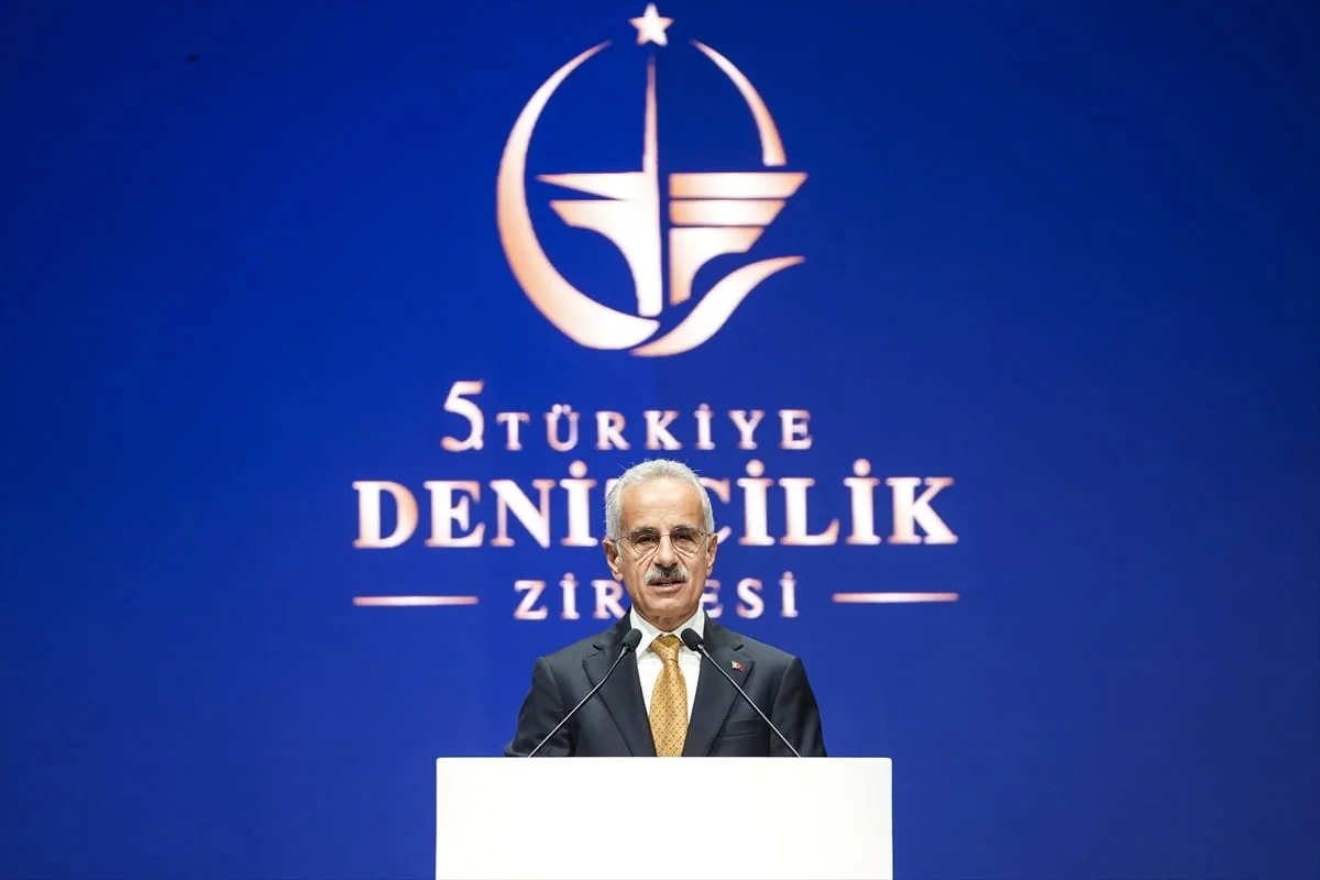 Ulaştırma ve Altyapı Bakanı Abdulkadir Uraloğlu, 5. Türkiye Denizcilik Zirvesi'nin açılışına...