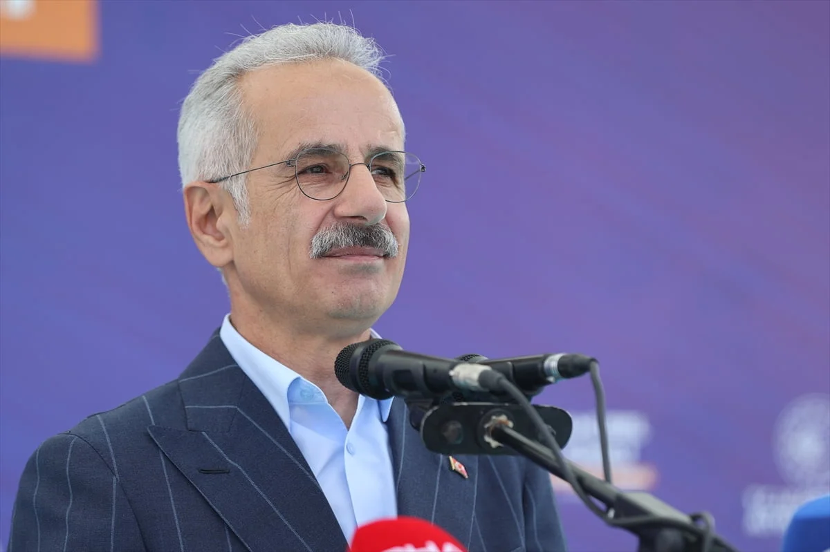 Sivas-Tokat arasında yer alan Çamlıbel Geçidi'nde inşa edilen Çamlıbel Tüneli için temel atma...